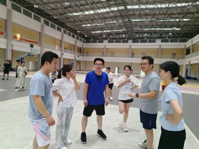 激情澎“排” 火力全开——我校第三届教职工气排球赛