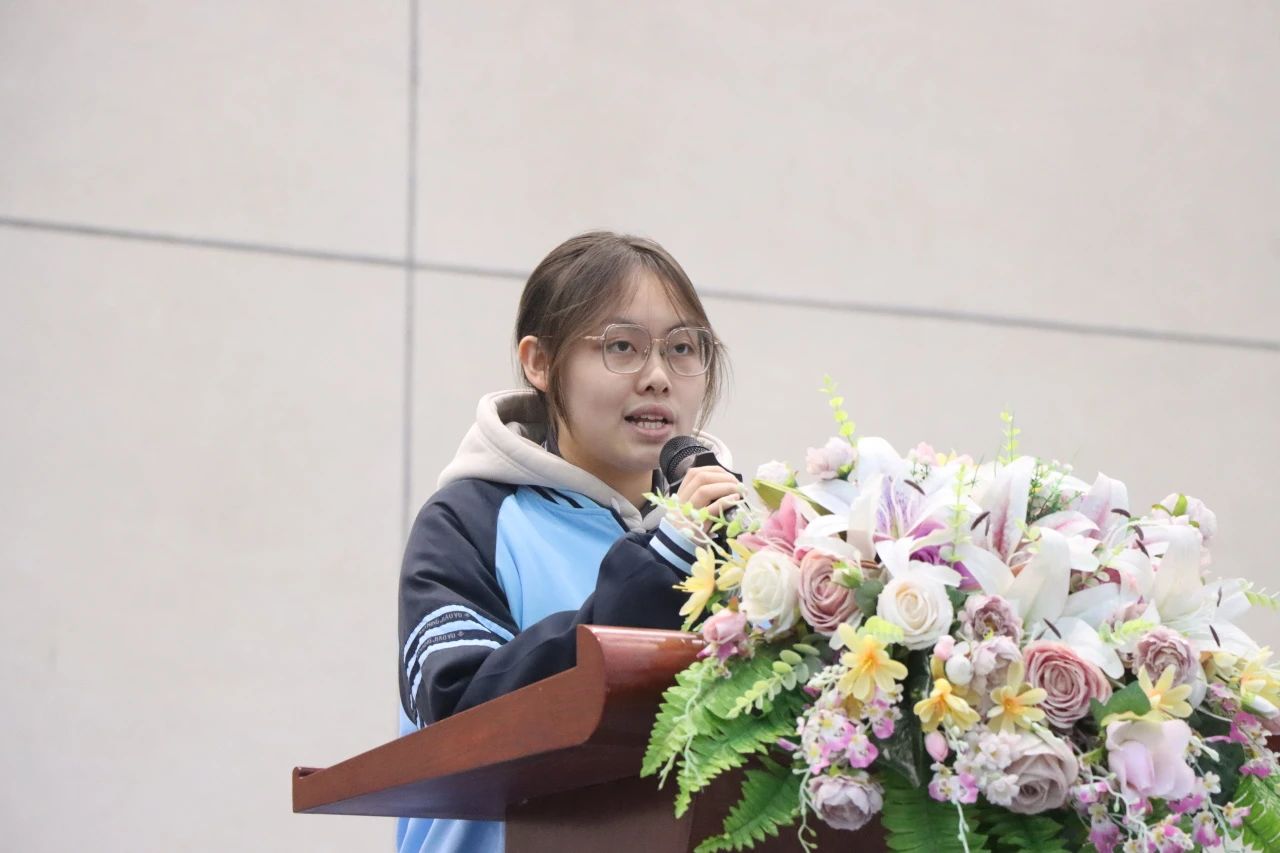 1a7d960bfb80ecc3e417f74a2e443580.jpg